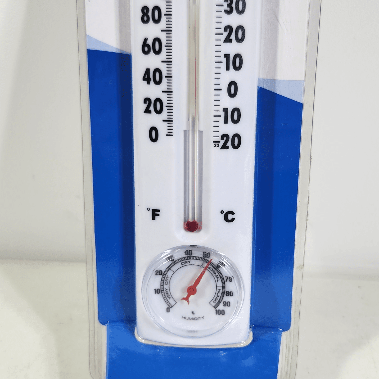 AcuRite Indoor Thermometer and Humidity Gauge White NEW - Thumbnail 3