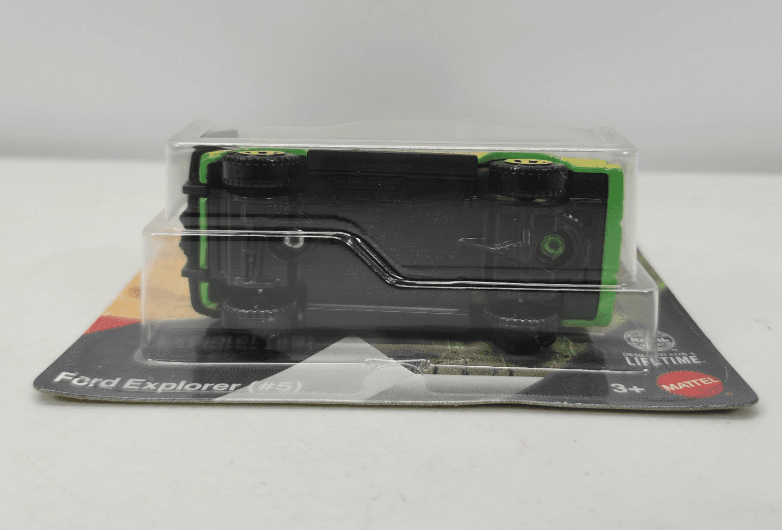 Matchbox Jurassic World Rebirth Ford Explorer #5 Car 1/64 Toy Vehicle NEW - Thumbnail 4
