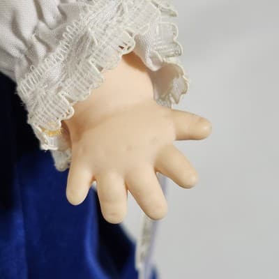 1982 Crown Collection Mademoiselle Eugene Poseable Fashion Doll - Thumbnail 11