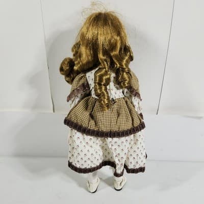 Vintage Porcelain Heritage Doll 16" Cloth Body Dress Hat With Basket - Thumbnail 10