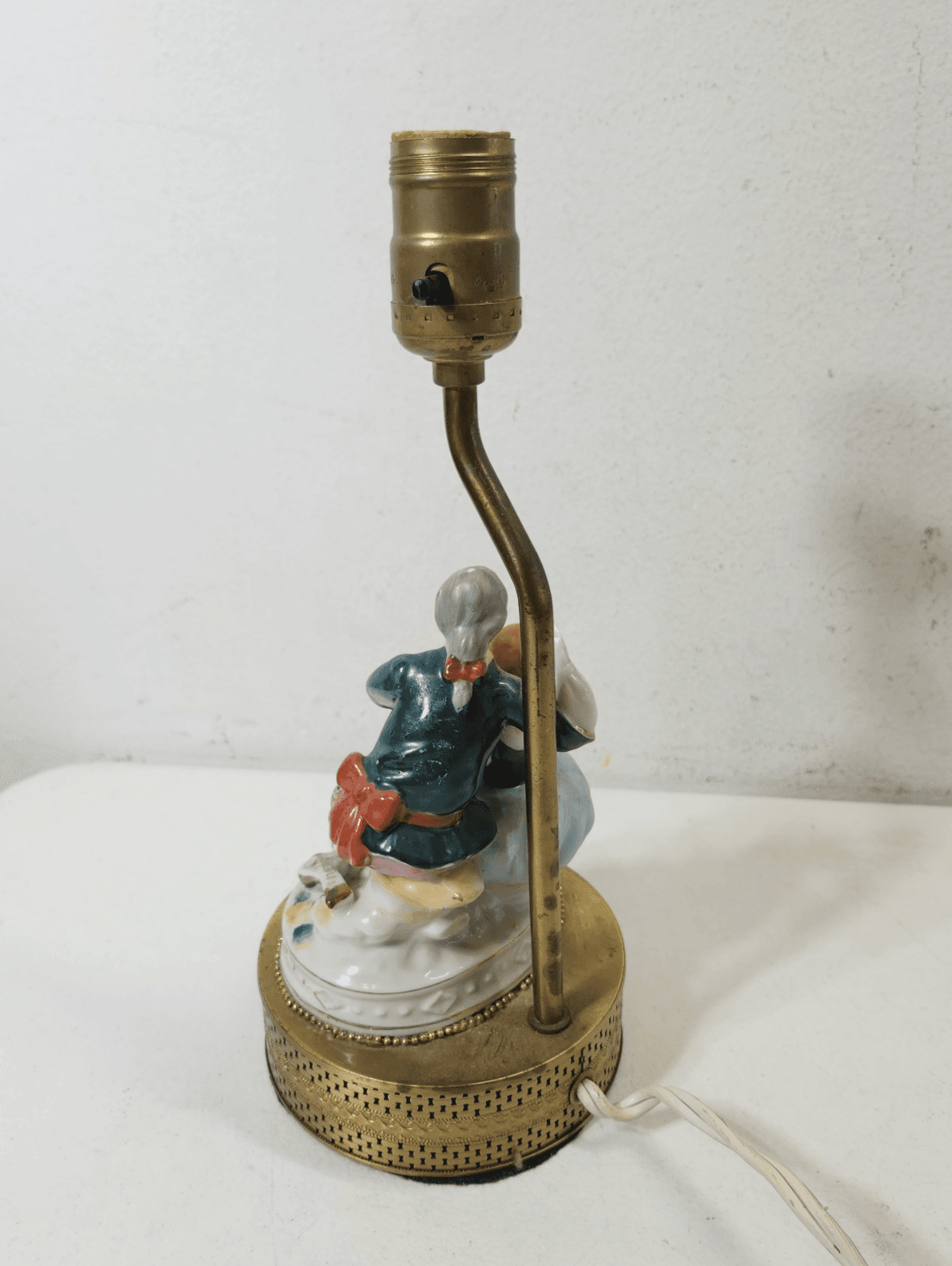 Vintage Lamp Victorian Figures Home Decor 12" Dresden Porcelain Style - Thumbnail 7