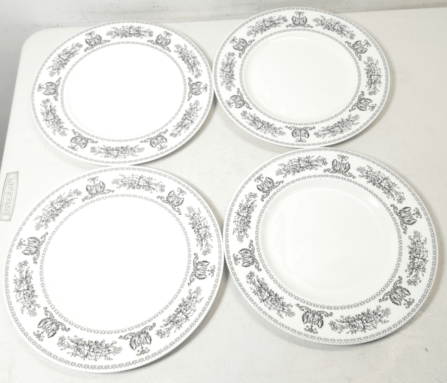 Wedgwood Dinner Plate Black Columbia Griffons & Floral 10.75" Set Of 4 - Thumbnail 4