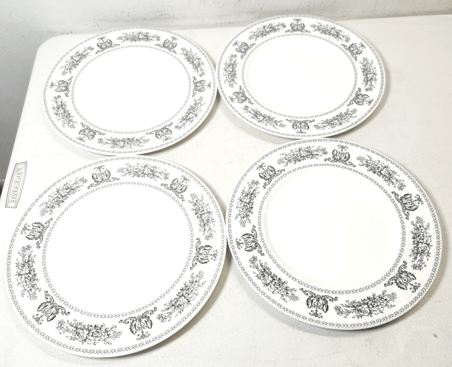 Wedgwood Dinner Plate Black Columbia Griffons & Floral 10.75" Set Of 4