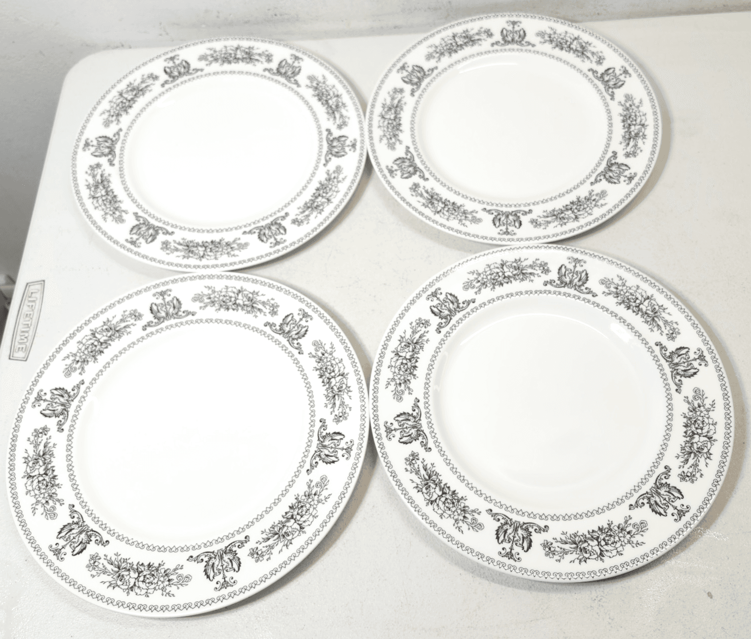 Wedgwood Dinner Plate Black Columbia Griffons & Floral 10.75" Set Of 4 - Thumbnail 3