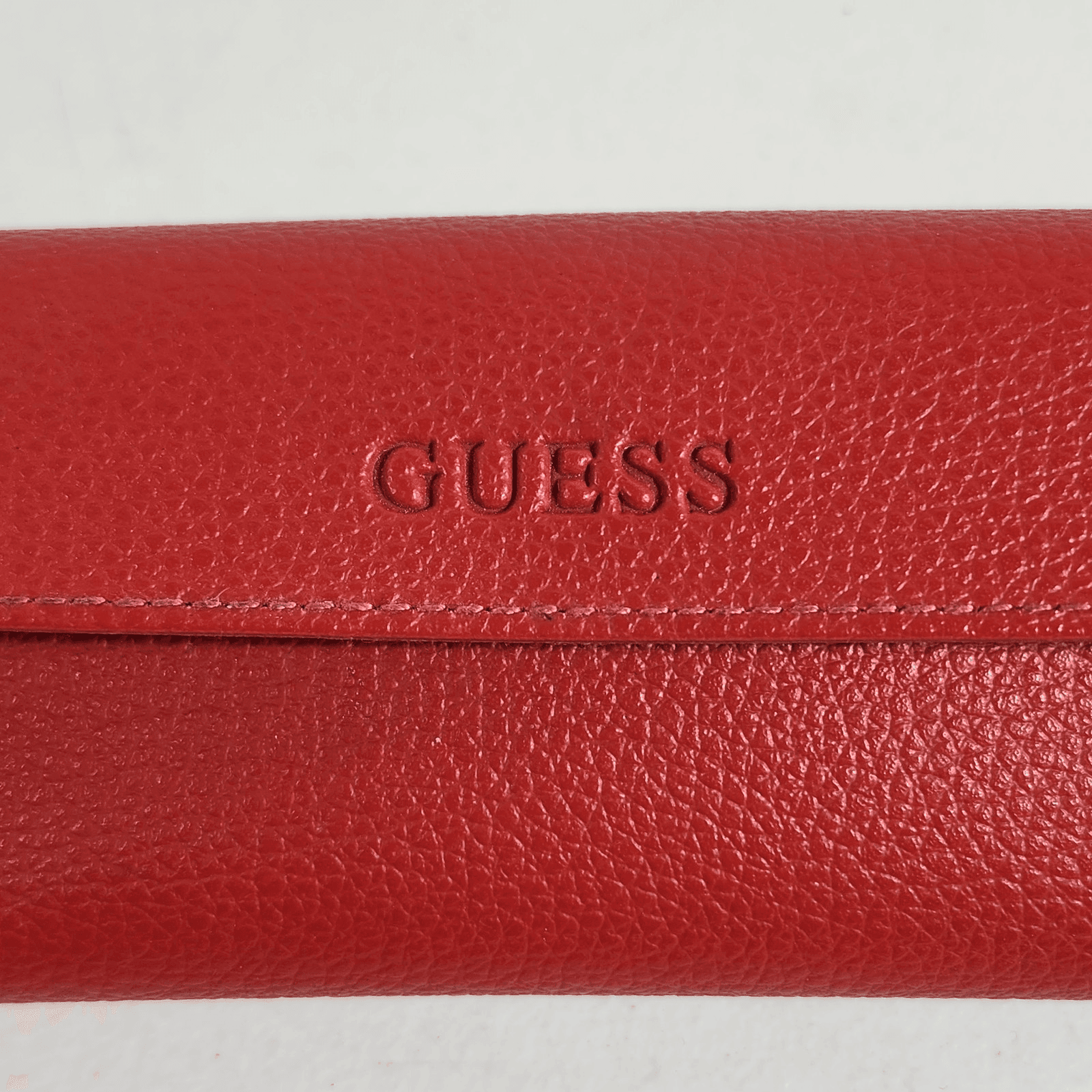 Guess Red Shell Case Holder Magnetic Button Clasp Eyeglass/Reading Glasses Case - Thumbnail 2