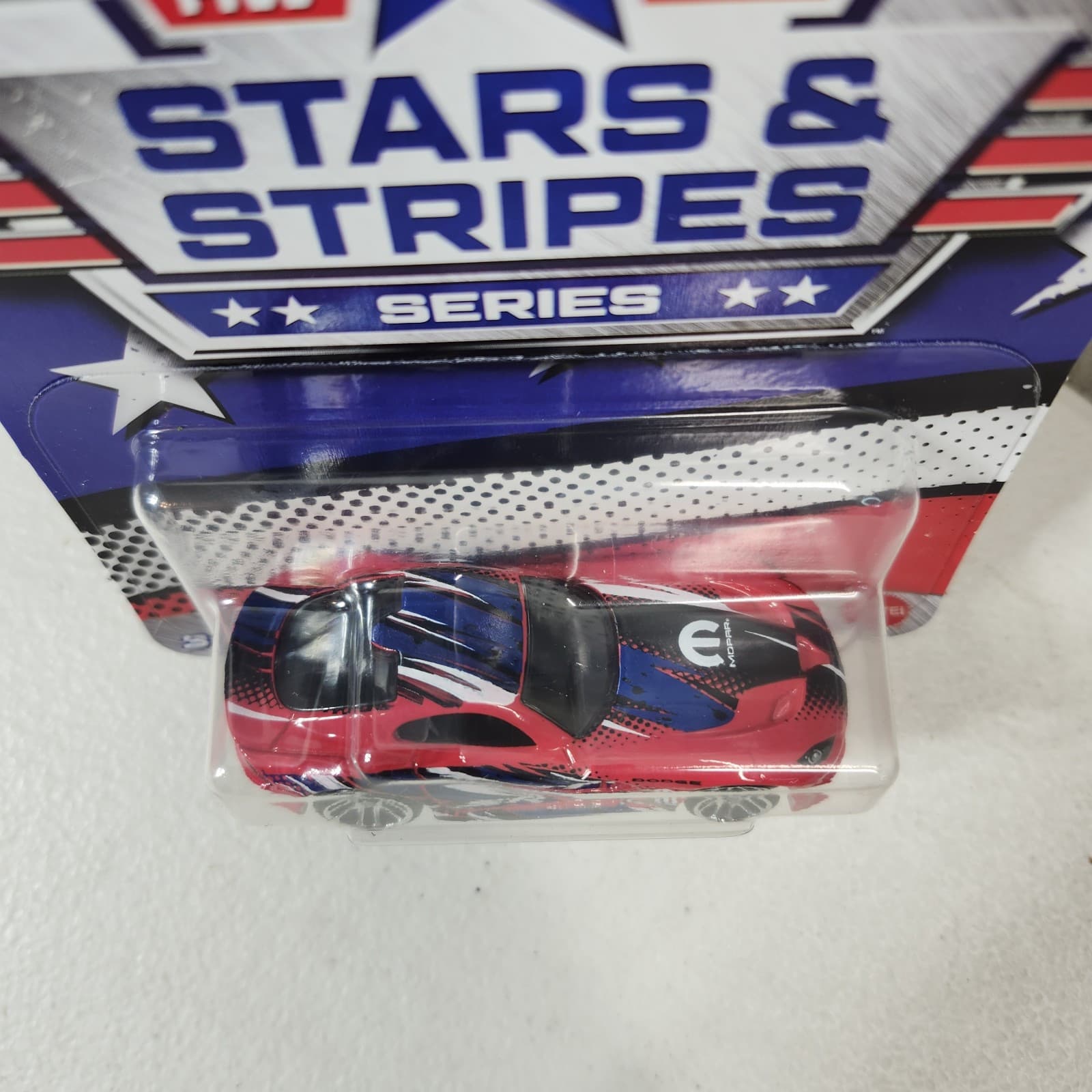Hot Wheels Stars And Stripes 2013 SRT Viper Red 1/64 Car Toy Vehicle NEW - Thumbnail 3