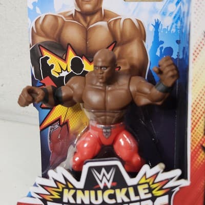 WWE Knuckle Crunchers The All Mighty Bobby Lashley Action Figure Barbells NEW - Thumbnail 2