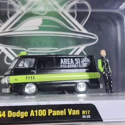 M2 Machines 1964 Dodge A100 Panel Van Diorama R17 UFO Society Alien Area 51 NEW - Thumbnail 2