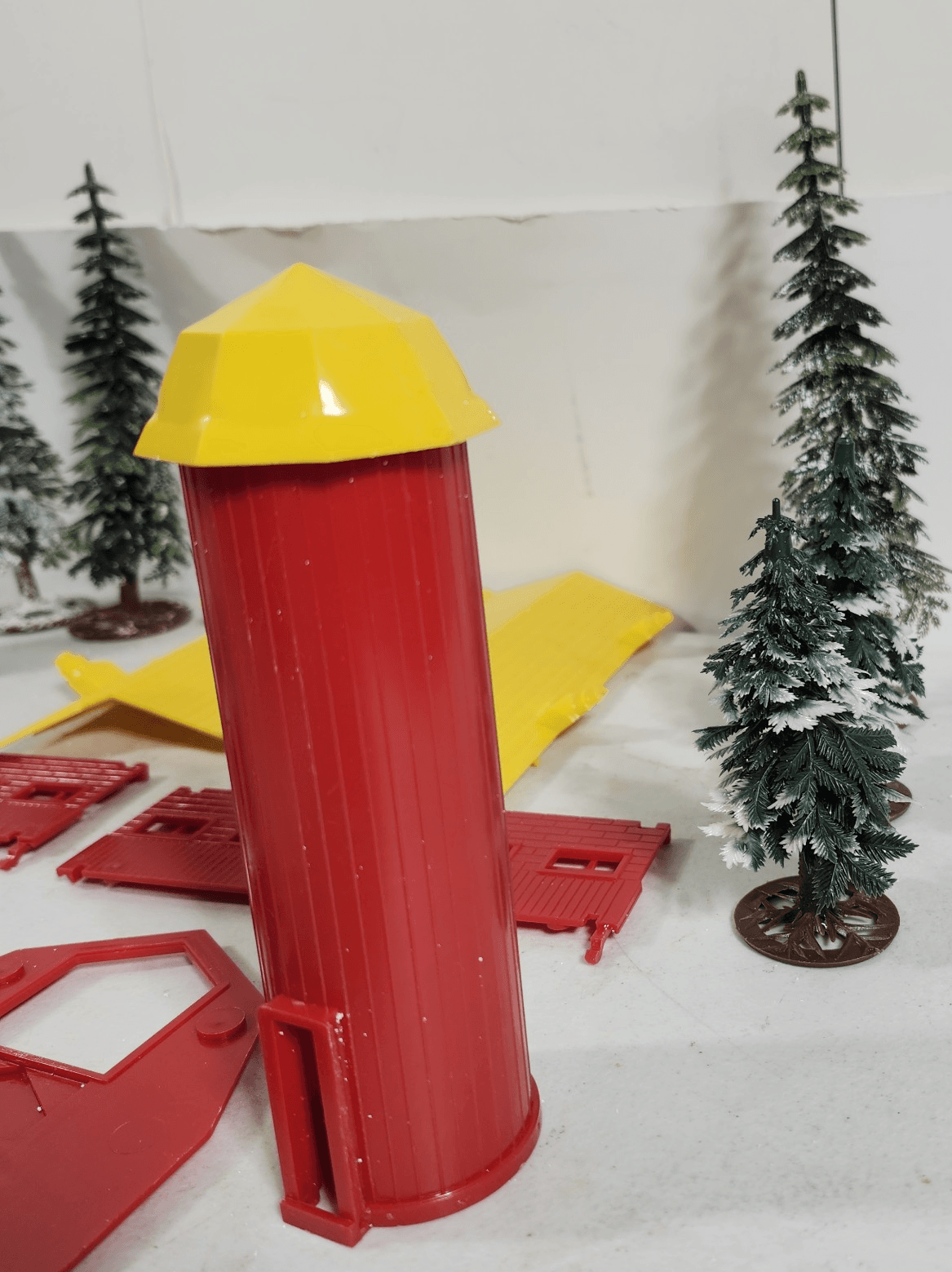 Lot Trees & Building Toy Train Model Railroad Layout - Thumbnail 5