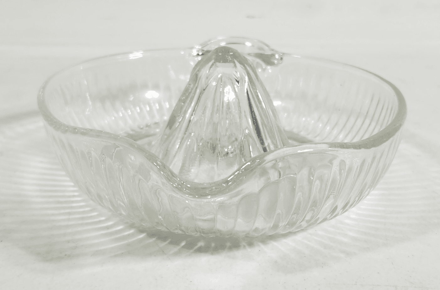 Vintage Textured Glass Lemon Orange Citrus Juice Maker Squeezer Reamer Juicer - Thumbnail 3
