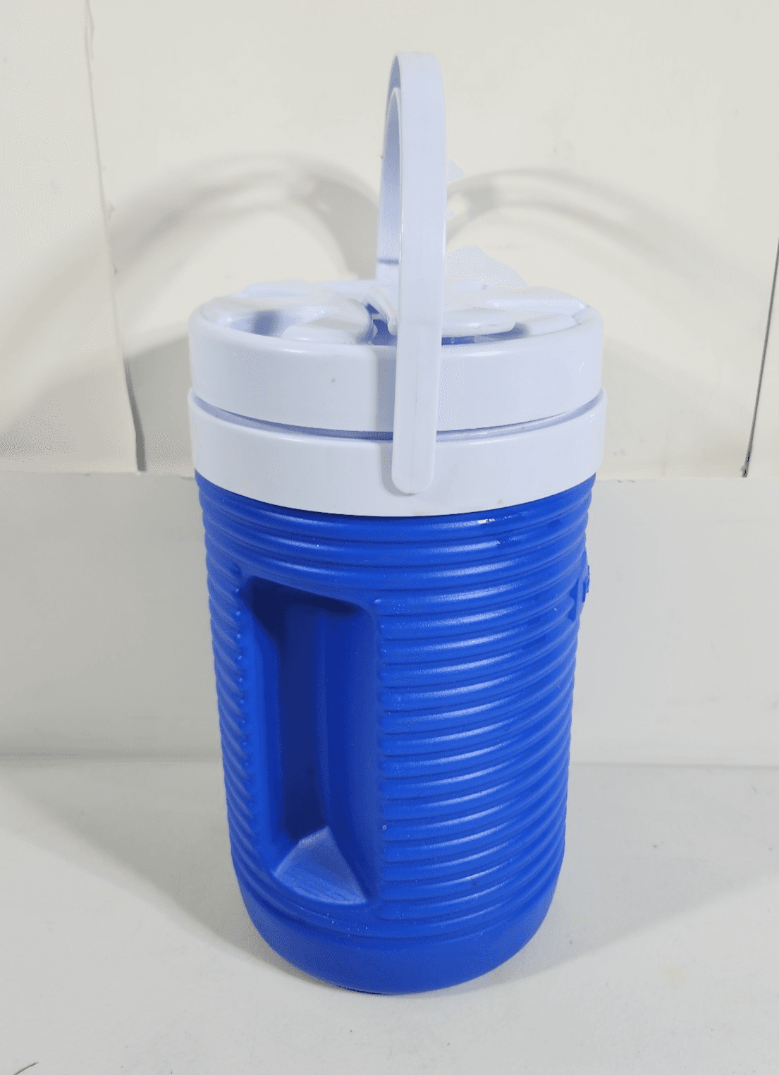 Vintage Rubbermaid 1 Gallon Beverage Cooler w/ Handle Blue & White - Thumbnail 5