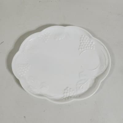 Indiana Glass Harvest Grape Milk Glass Luncheon Snack Plate w/Cup - Thumbnail 4