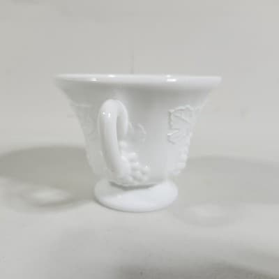Indiana Glass Harvest Grape Milk Glass Luncheon Snack Plate w/Cup - Thumbnail 8