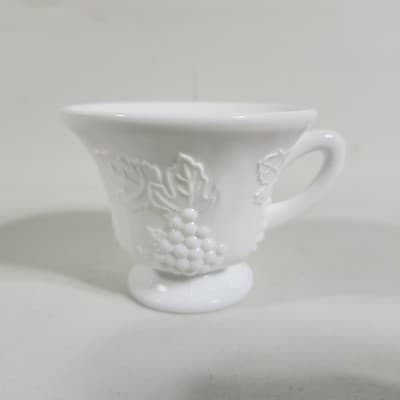 Indiana Glass Harvest Grape Milk Glass Luncheon Snack Plate w/Cup - Thumbnail 7