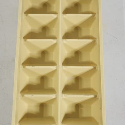 Vintage General Electric GE Plastic Ice Cube Tray MCM Harvest Wheat Gold 1970’s - Thumbnail 4