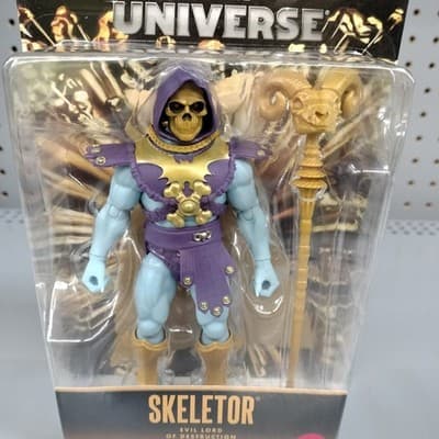 Alcala Skeletor Variant MOTU Core Gold Masters Universe In Hand Walmart Ex - Thumbnail 2