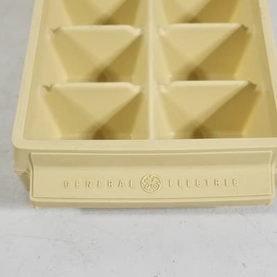 Vintage General Electric GE Plastic Ice Cube Tray MCM Harvest Wheat Gold 1970’s - Thumbnail 5