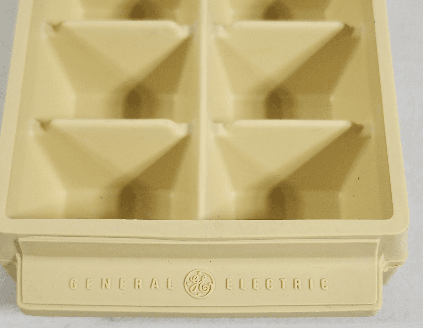 Vintage General Electric GE Plastic Ice Cube Tray MCM Harvest Wheat Gold 1970’s - Thumbnail 2