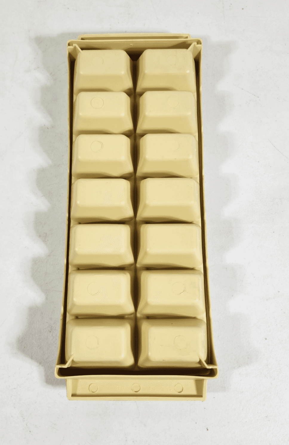 Vintage General Electric GE Plastic Ice Cube Tray MCM Harvest Wheat Gold 1970’s - Thumbnail 6