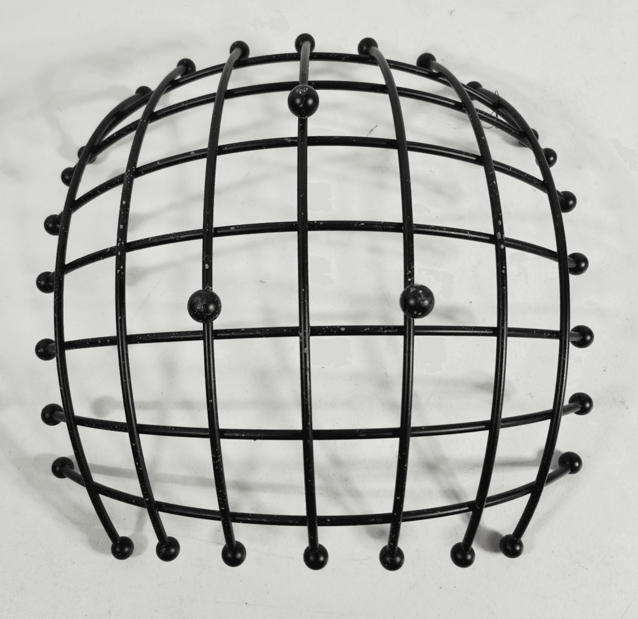 Mid Century Modern Beautiful 1950s 60s Style Sturdy Wire Art Metal Fruit Bowl - Thumbnail 5