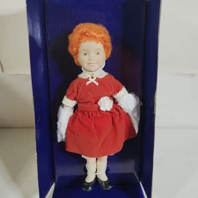 Annie Doll Porcelain Vintage Applause No. 8904 With Box 1982 - Thumbnail 4