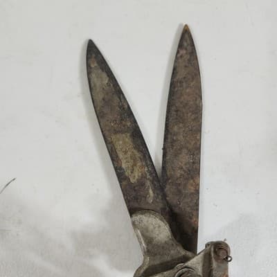 Vintage Wiss Grass Clippers Shears Lawn Hedge Plant Trimming Locking Model 57H - Thumbnail 6