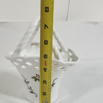 Mikasa White Glass Basket With Painted Holly Leaves 7" Home Decor Planter - Thumbnail 9