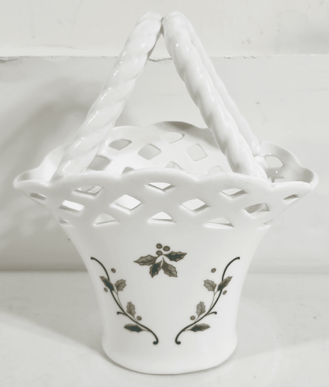 Mikasa White Glass Basket With Painted Holly Leaves 7" Home Decor Planter - Thumbnail 2