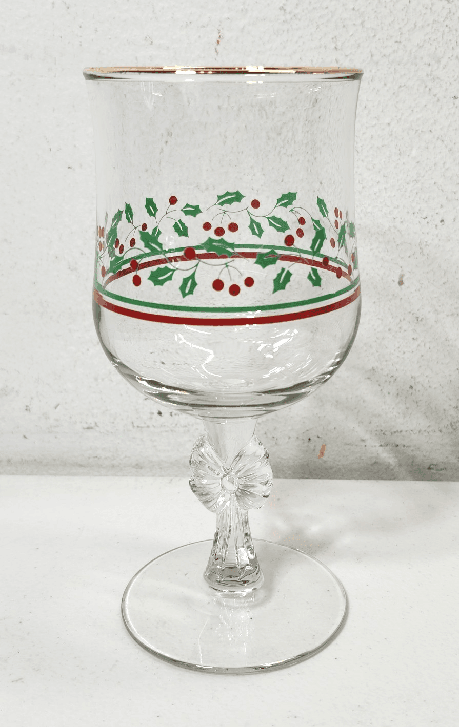 6.25" Libbey Holly Wine Glass Gold Rim Cup Vintage Arby's Christmas Collection - Thumbnail 2