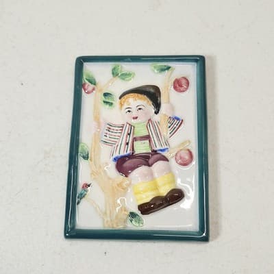 Vintage Ceramic 3D Wall Hanging Plaque Child In Tree Made In Japan 4" - Thumbnail 4