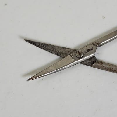 Vintage Germany Small Metal Scissors 2.75” - Thumbnail 4