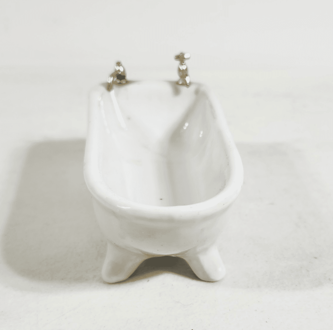 Vintage Clawfoot Dollhouse Bath Tub Bathroom Furniture Ceramic - Thumbnail 4