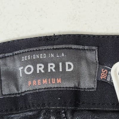 Torrid Jeans Womens 18S Black Denim Bombshell Skinny Premium Stretch Distressed - Thumbnail 7