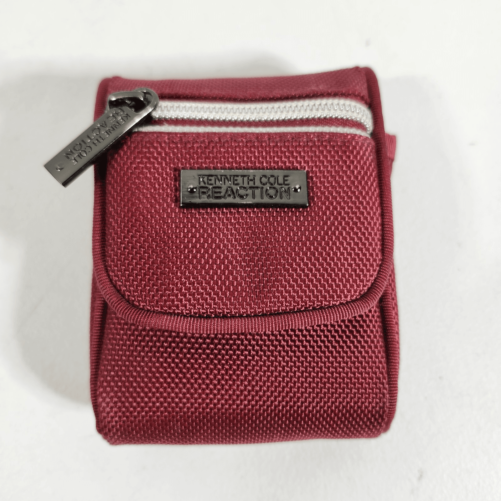 Kenneth Cole Reaction Nylon Camera Case Red 4" X 3.5" Storage