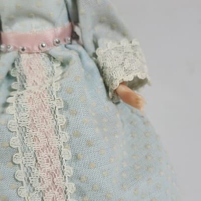 Vintage 1976 Mattel Heart Family Blonde Green Eyes Baby Doll Blue Dress - Thumbnail 4