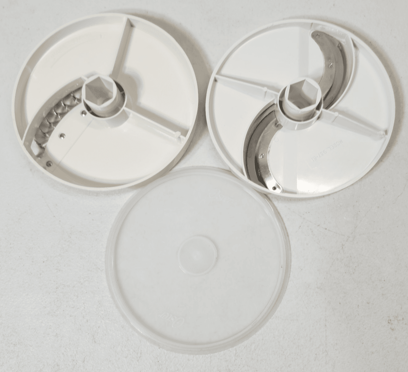 Oster Kitchen Center Shredding Disc 937-85 Disc 937-81 - Thumbnail 2