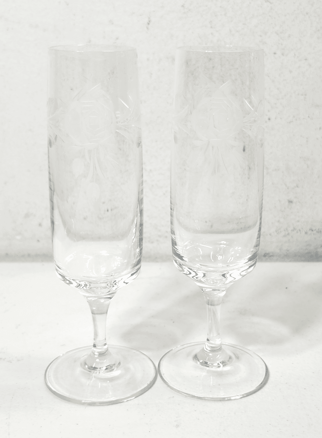2 American Beauty by Reizart 7” Wine Glasses Home Bar Decor Vintage