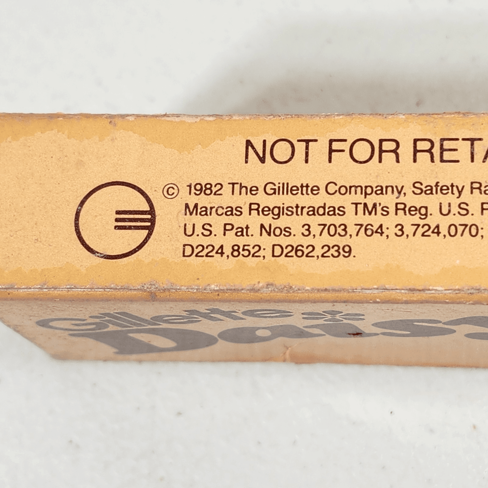 Vintage Daisy Razor by Gillette Twin Blade Disposable Shaver 1982 - Thumbnail 4