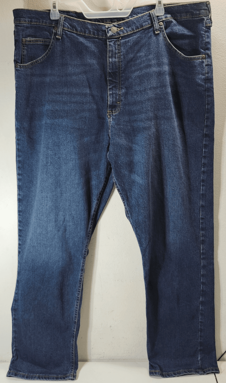Wrangler Jeans Men's Size 42 X 32 Regular Straight Fit Blue Denim Pants