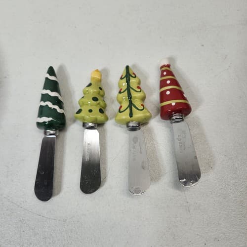 Porcelain Christmas Santa Bowl With 4 Holiday Tree Spreaders Knives - Thumbnail 3