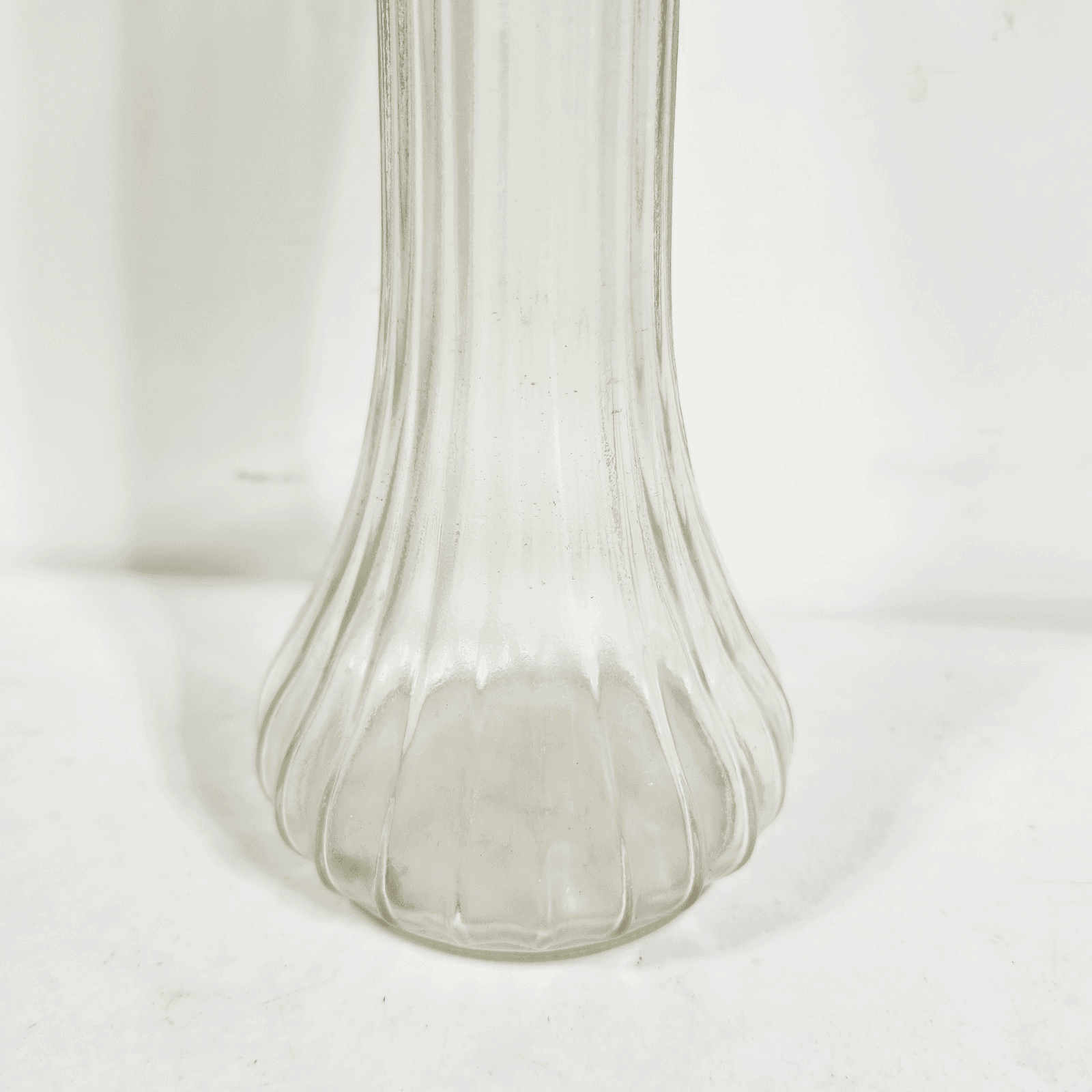 Hoosier Bud Vase Ribbed Pattern 9" Tall Vintage Clear Glass Home Decor - Thumbnail 3