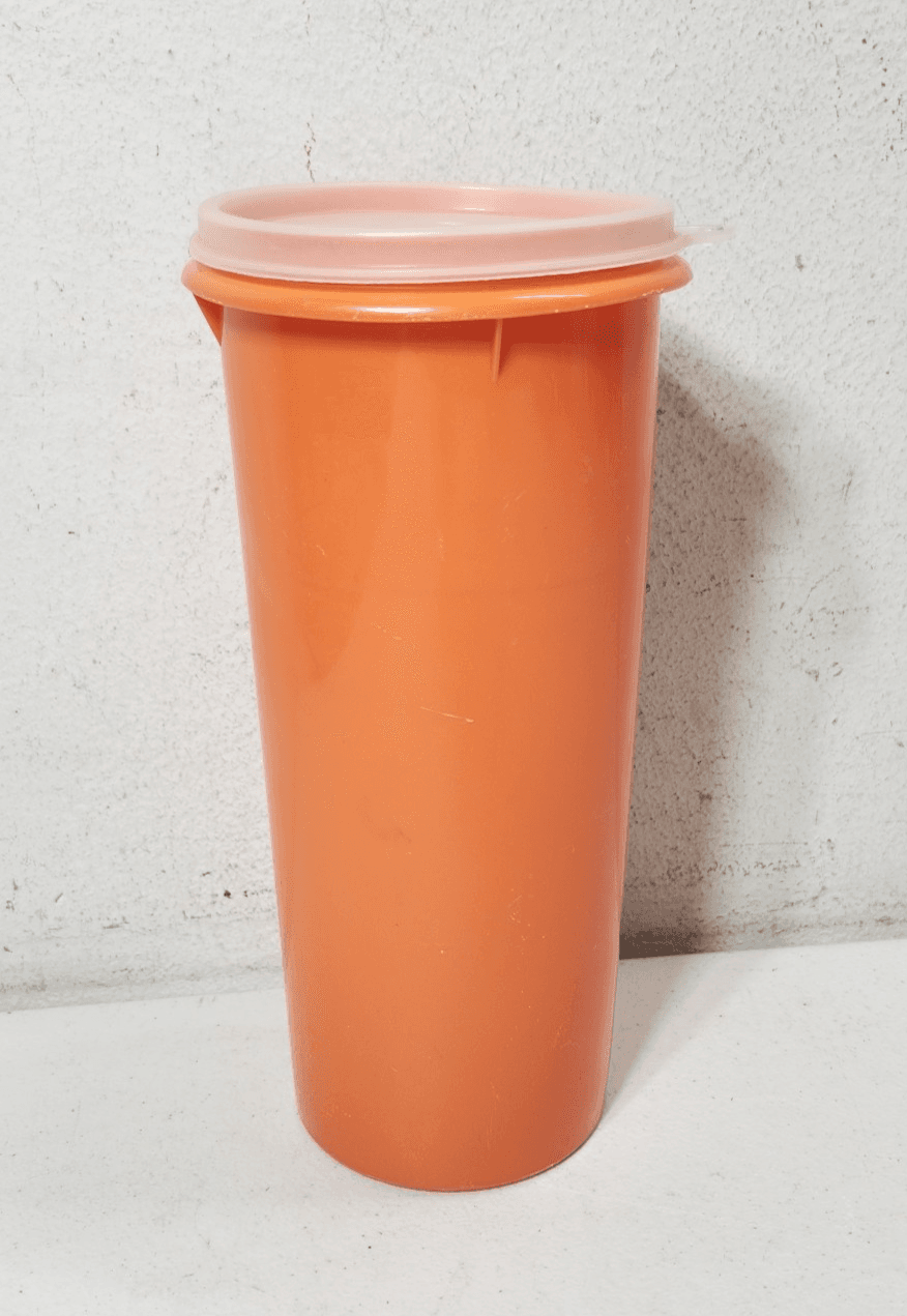 Tupperware 262-10 Orange Storage Container With Lid