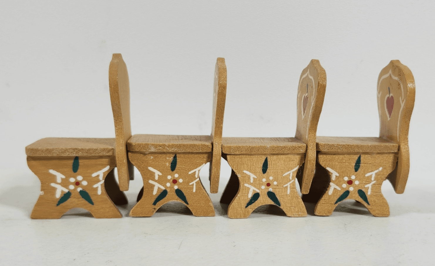 Hand-Painted Wooden Tulip Table Chairs Set Doll House Furniture Miniature - Thumbnail 7
