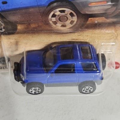 2026 Matchbox 1997 Toyota RAV4 Off Road/ Hors-Route Blue Car 1/64 Toy NEW - Thumbnail 3