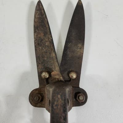Vintage Wiss Grass Clippers Shears Lawn Hedge Plant Trimming Locking - Thumbnail 2