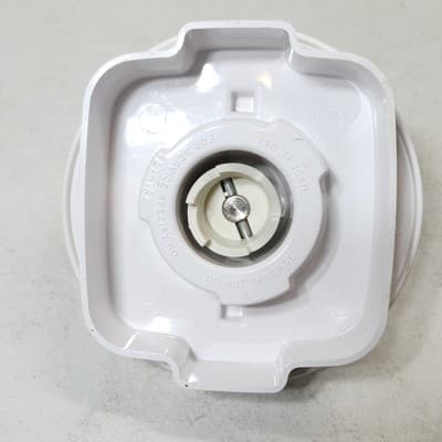 Oster Regency Kitchen Center Food Processor Adapter Base Part 957-18F White - Thumbnail 4