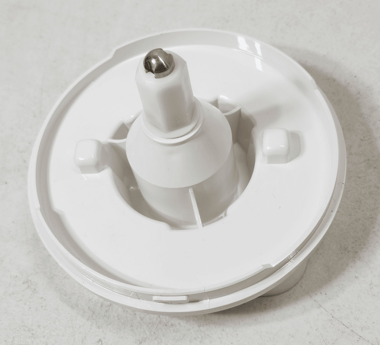 Oster Regency Kitchen Center Food Processor Adapter Base Part 957-18F White - Thumbnail 3