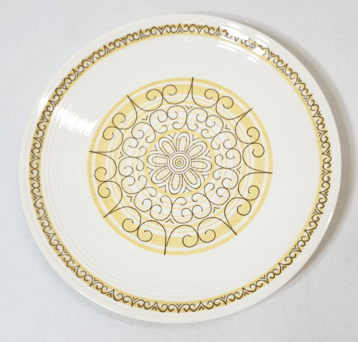 Ironstone Sierra Dinner Plate 10" Yellow Retro Vintage Design - Thumbnail 2