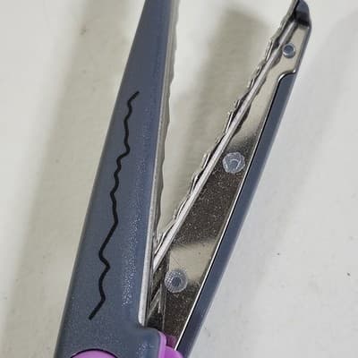 Family Treasures Craft Scissors Paper Edger - Thumbnail 3