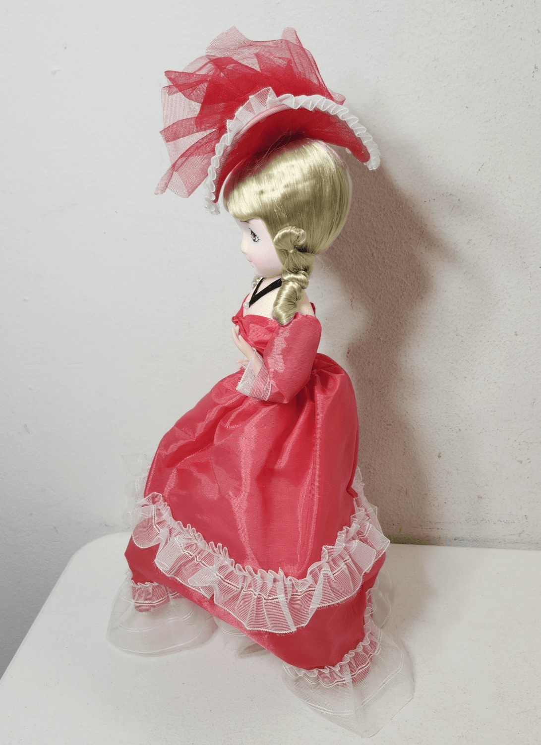 Boudoir Big Eyes 15” Doll In Red Dress Outfit Musical Rotates - Thumbnail 7